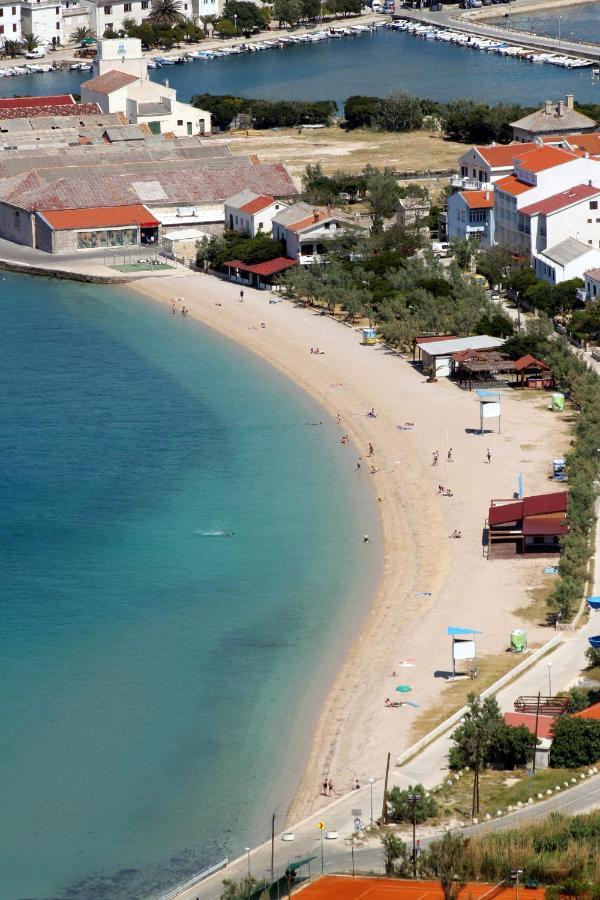 Apartments By The Sea Pag - 16100 Pag Town Exterior photo