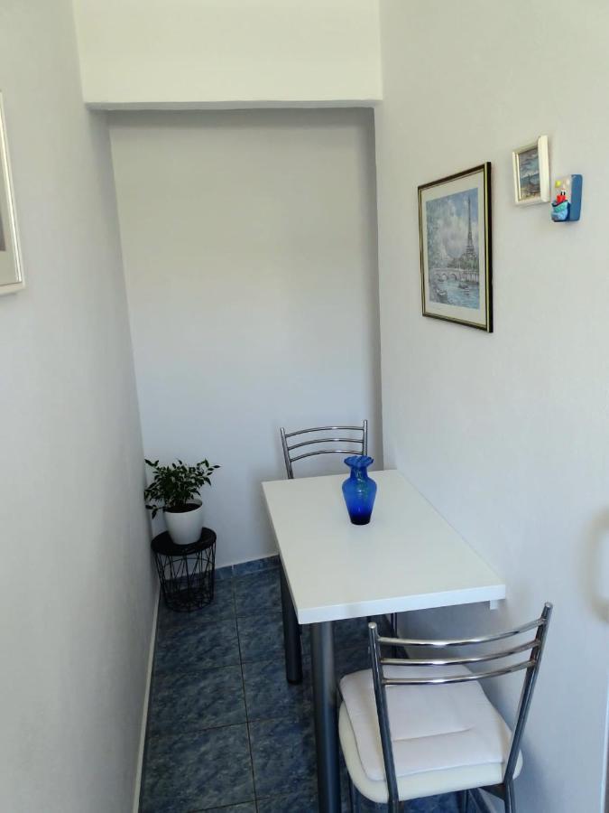 Apartments By The Sea Pag - 16100 Pag Town Exterior photo