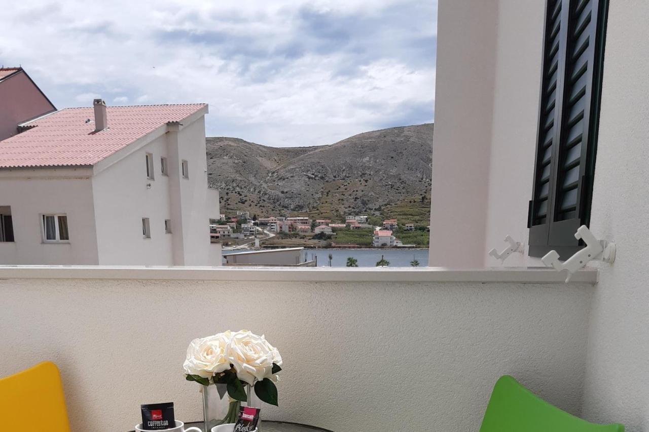 Apartments By The Sea Pag - 16100 Pag Town Exterior photo