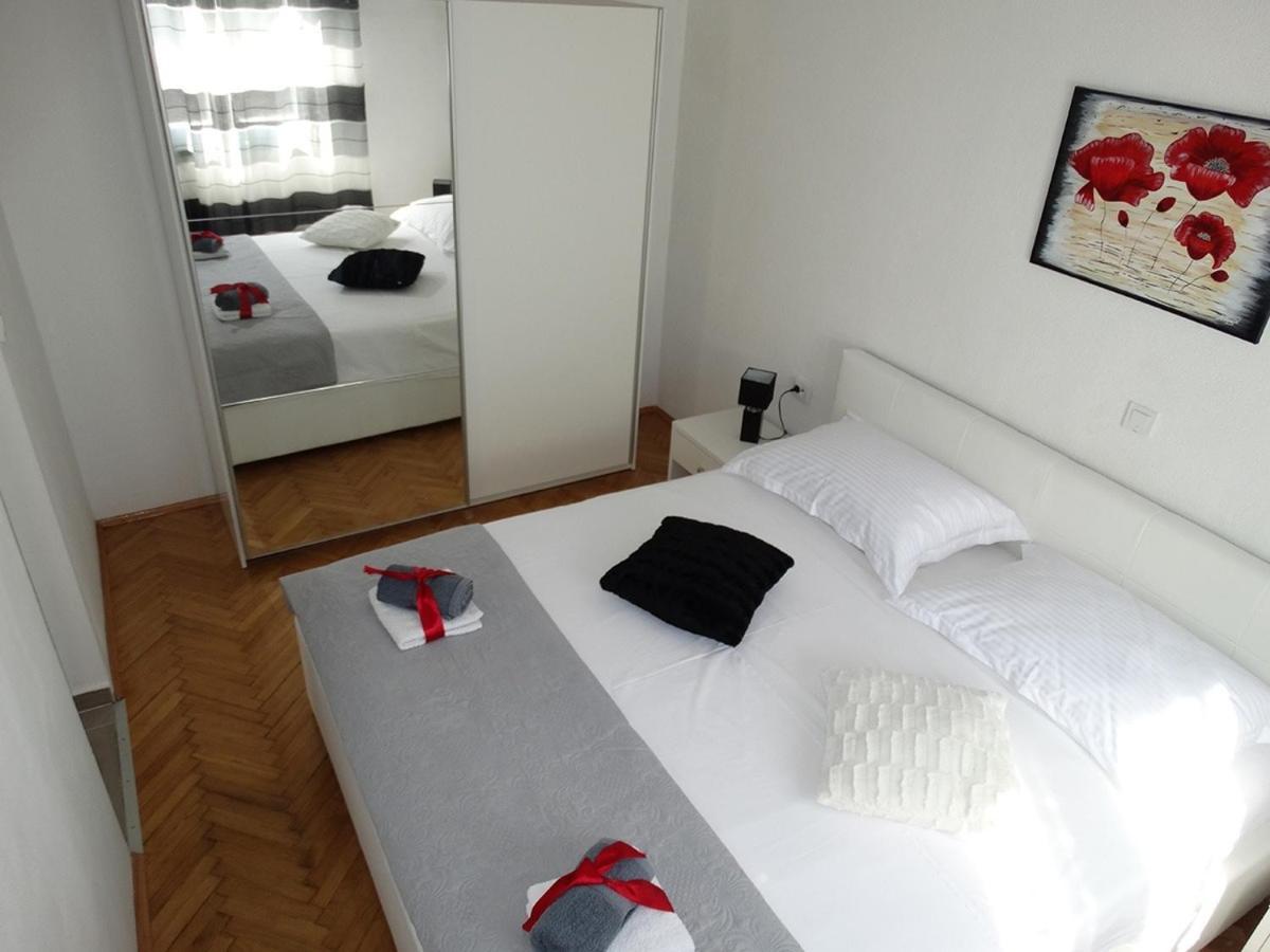 Apartments By The Sea Pag - 16100 Pag Town Room photo