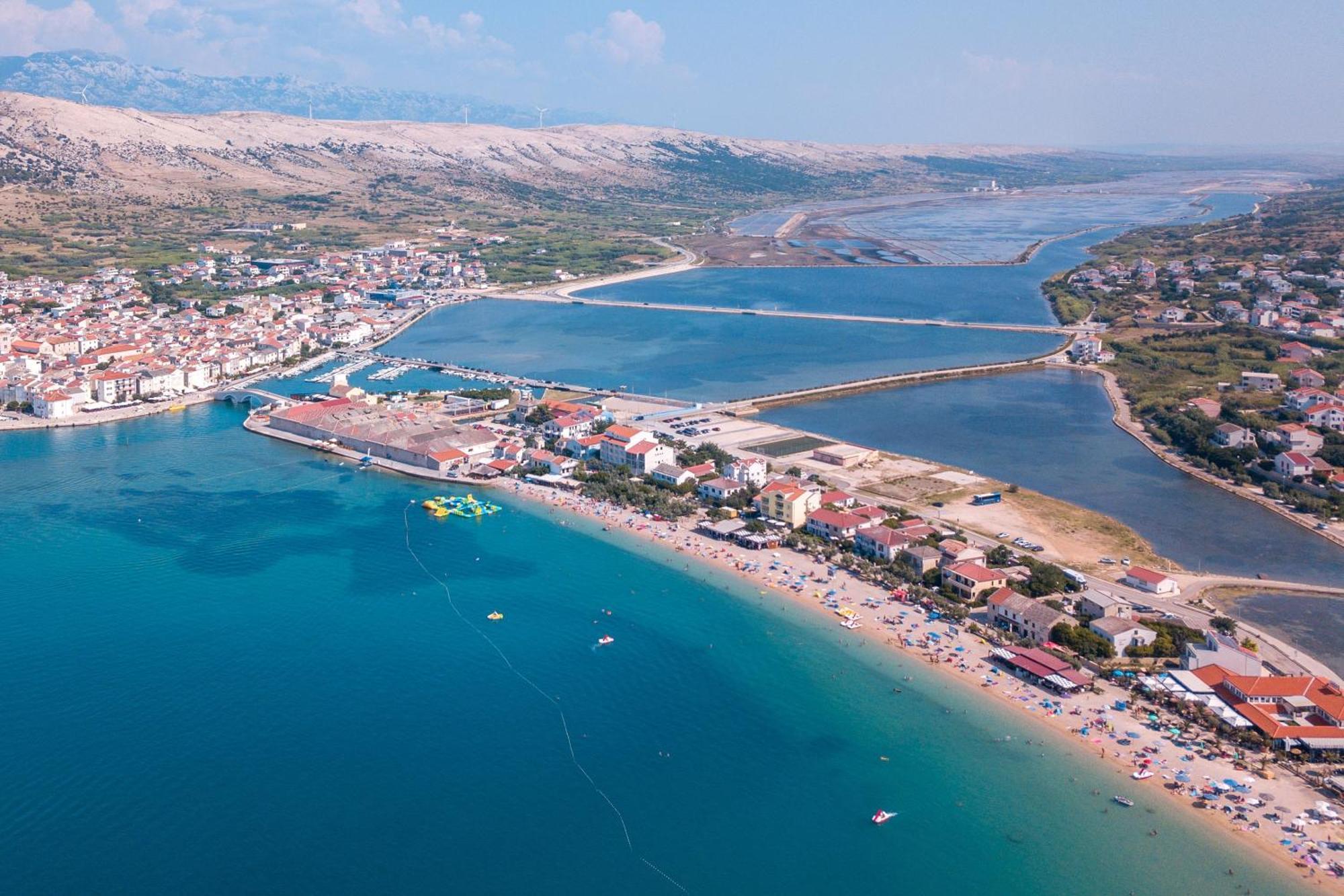 Apartments By The Sea Pag - 16100 Pag Town Exterior photo